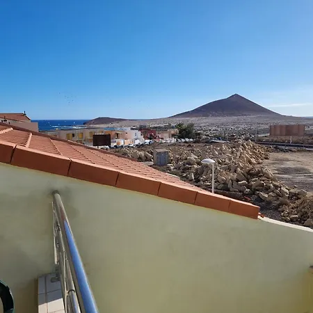 In Mit Terrasse Und Meerblick Holiday home