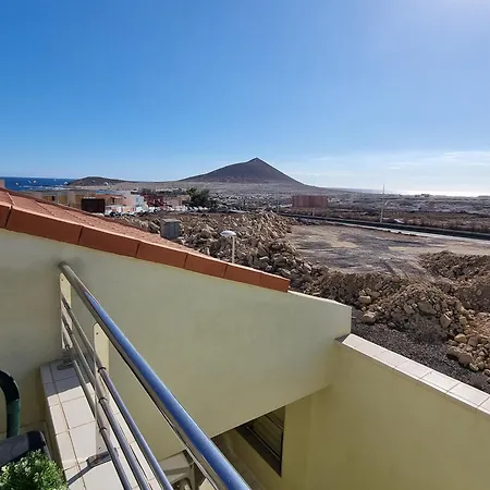 In Mit Terrasse Und Meerblick Holiday home