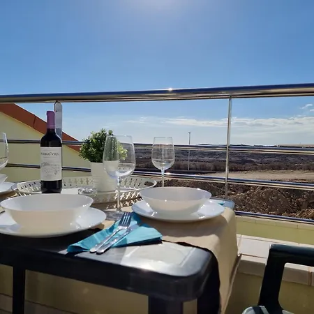 In Mit Terrasse Und Meerblick Feriehus